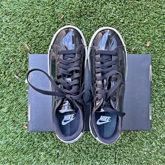 Women’s Nike Blazer Low SE Premium Black White Sneakers AA1557-001 - Picture 4 of 7